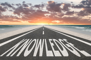 介绍万里长城的历史故事