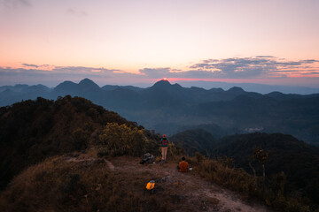 介绍万里长城的历史故事